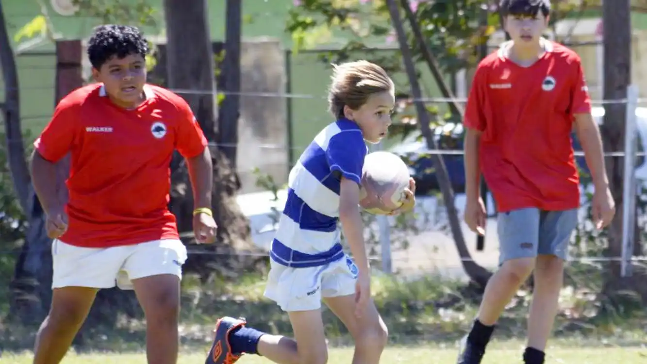 Jornada de rugby infantil y camaradería entre Los Espinillos y Salto Grande