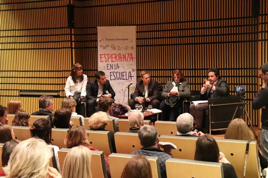 Victoria Zorraquín presentó el libro “Esperanza en la escuela”