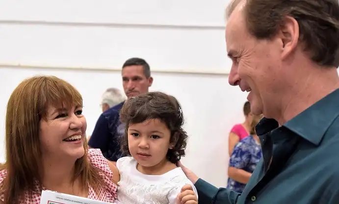 Bordet inaugura 16 viviendas que fueron financiadas íntegramente por la provincia