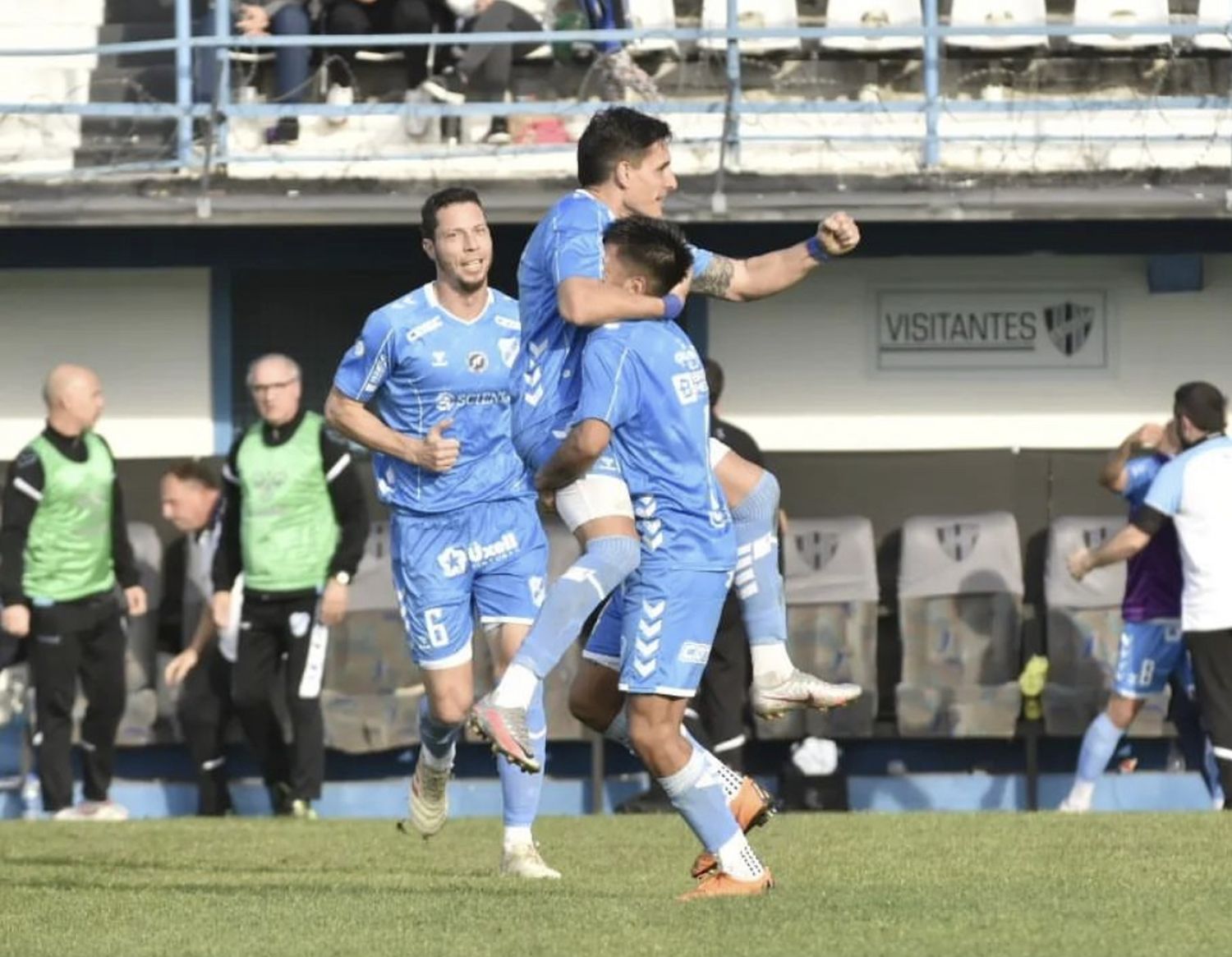 Con un verdadero golazo, Facu Callejo le dio el empate a Temperley