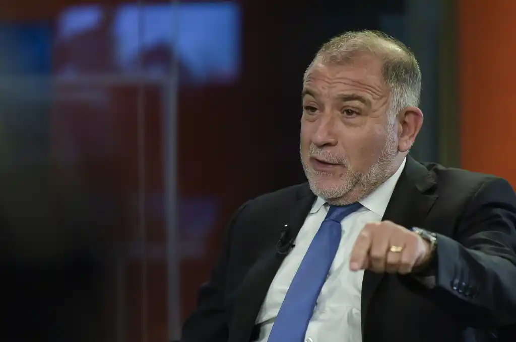 “Hay que medicarlo”: Luis Juez cargó fuerte contra Alberto Fernández