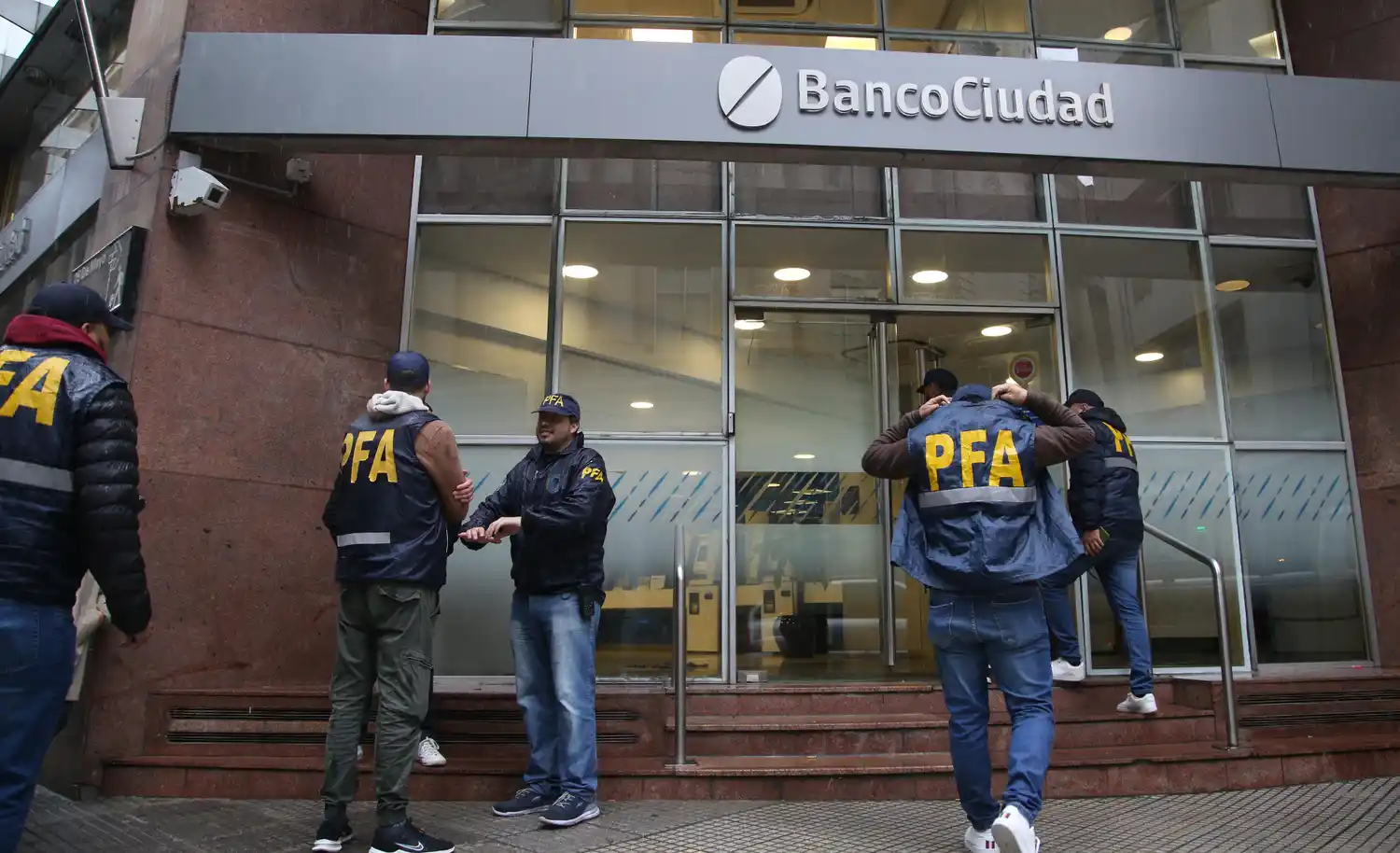 Hubo nuevos allanamientos en bancos porteños.