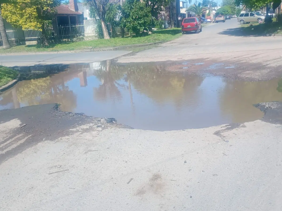 Reclamos por el agua estancada en Bottaro y Albandea