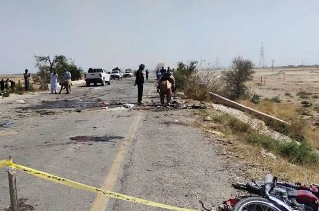 Un atentado suicida en Pakistán dejó nueve policías muertos