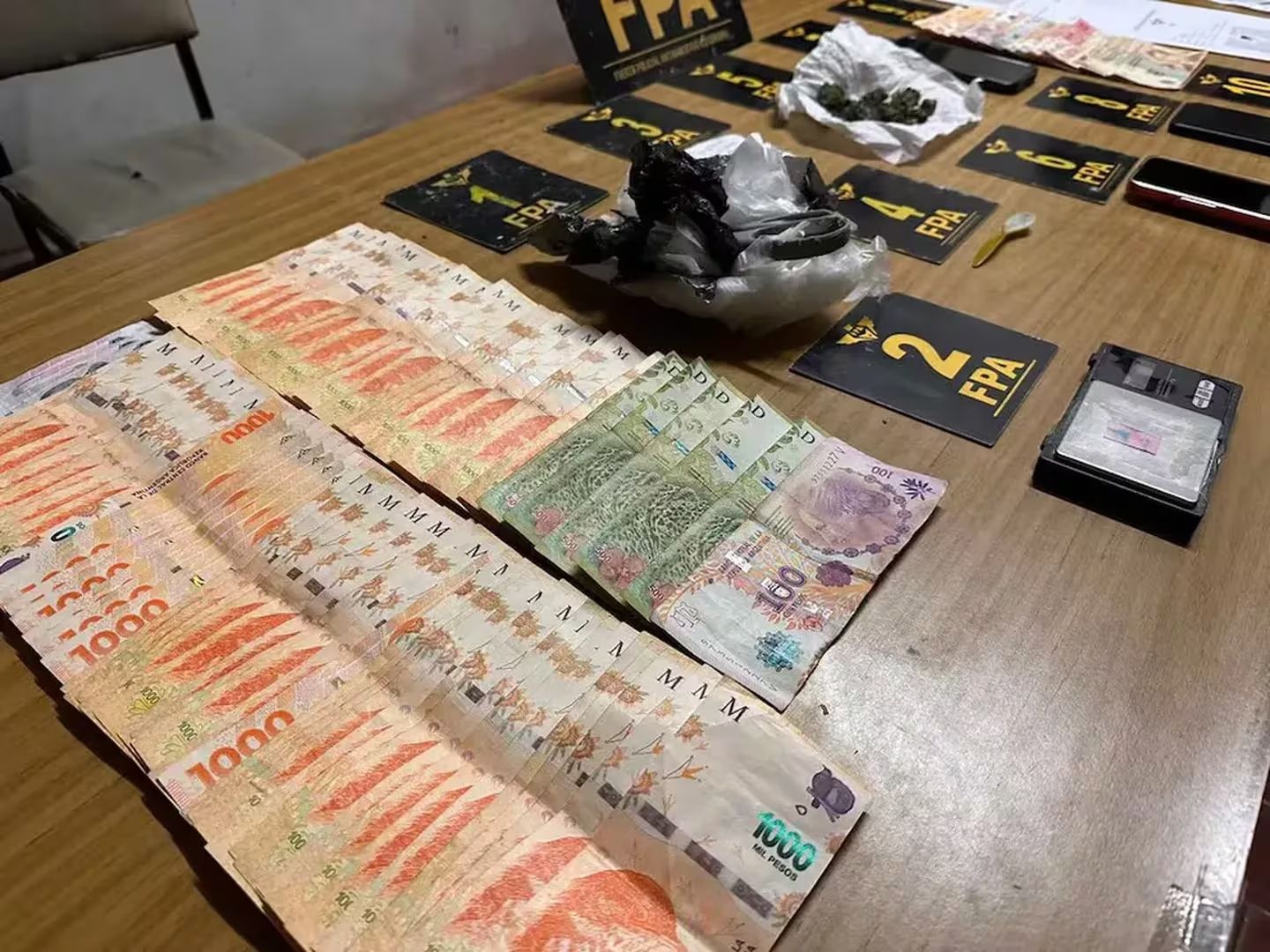 Detuvieron en Córdoba a un odontólogo acusado de hacer delivery de droga