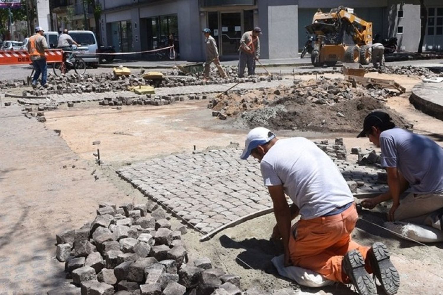 Continúan los trabajos para la conservación del adoquinado