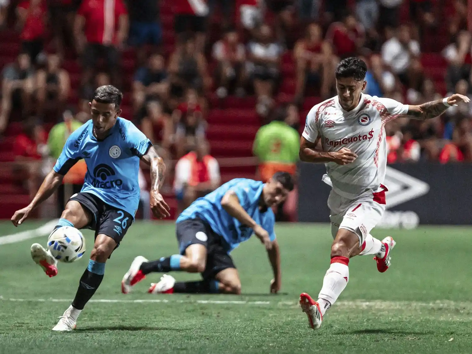 Argentinos y Belgrano no pudieron romper el cero