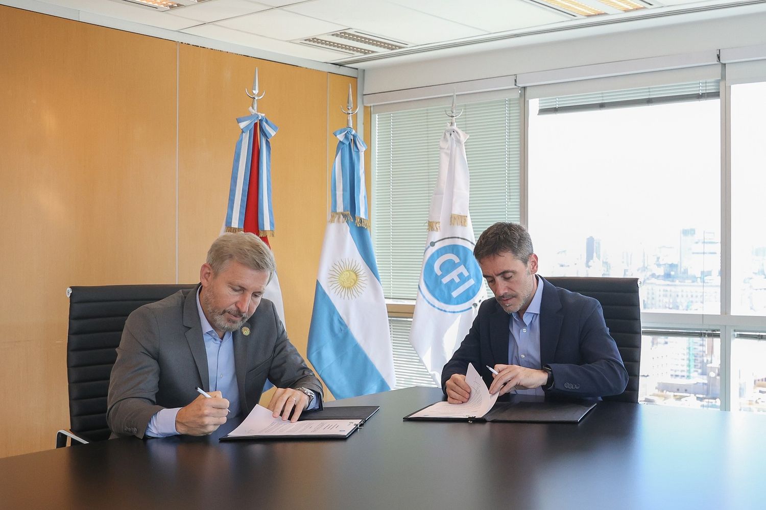 Frigerio firmó un convenio con el CFI para ampliar créditos a emprendedores y Pymes entrerrianas