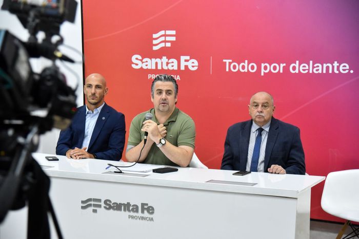 Cococcioni presentó el plan integral de la Provincia para las fuerzas de seguridad: "No vamos a escatimar recursos para su bienestar" - 1