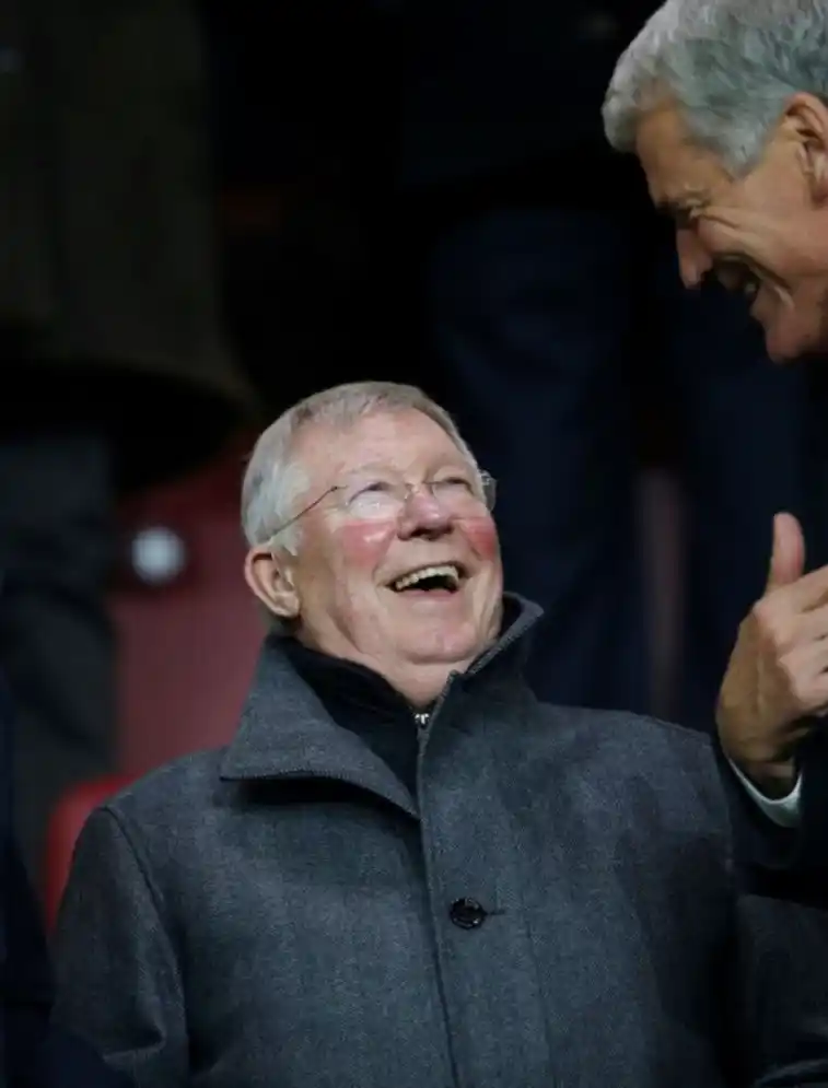 Recorte: el Manchester United deja de pagarle a Ferguson después de 38 años