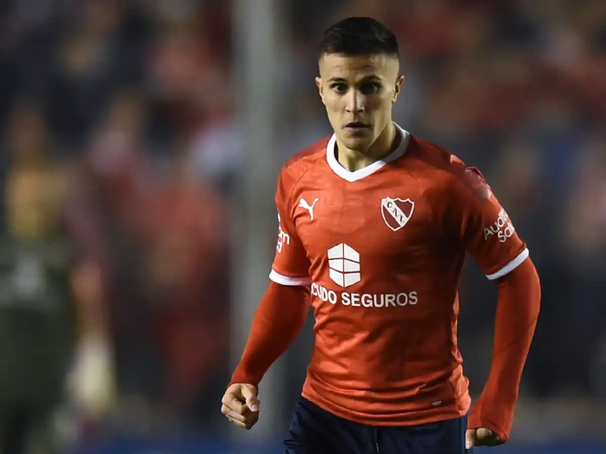 Bustos se queda en Independiente