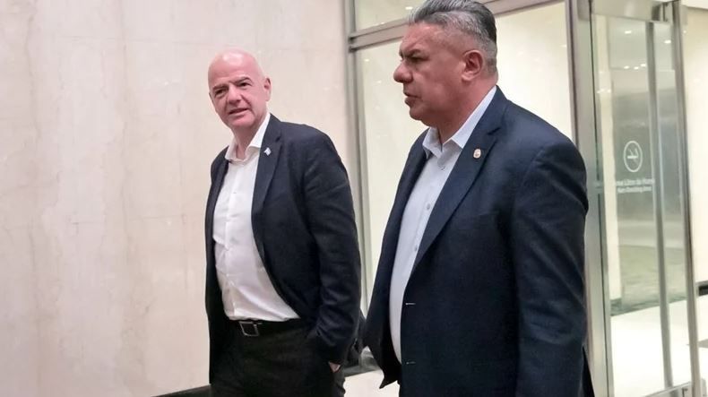 La FIFA inhibió a uno de los clubes más grandes del fútbol argentino