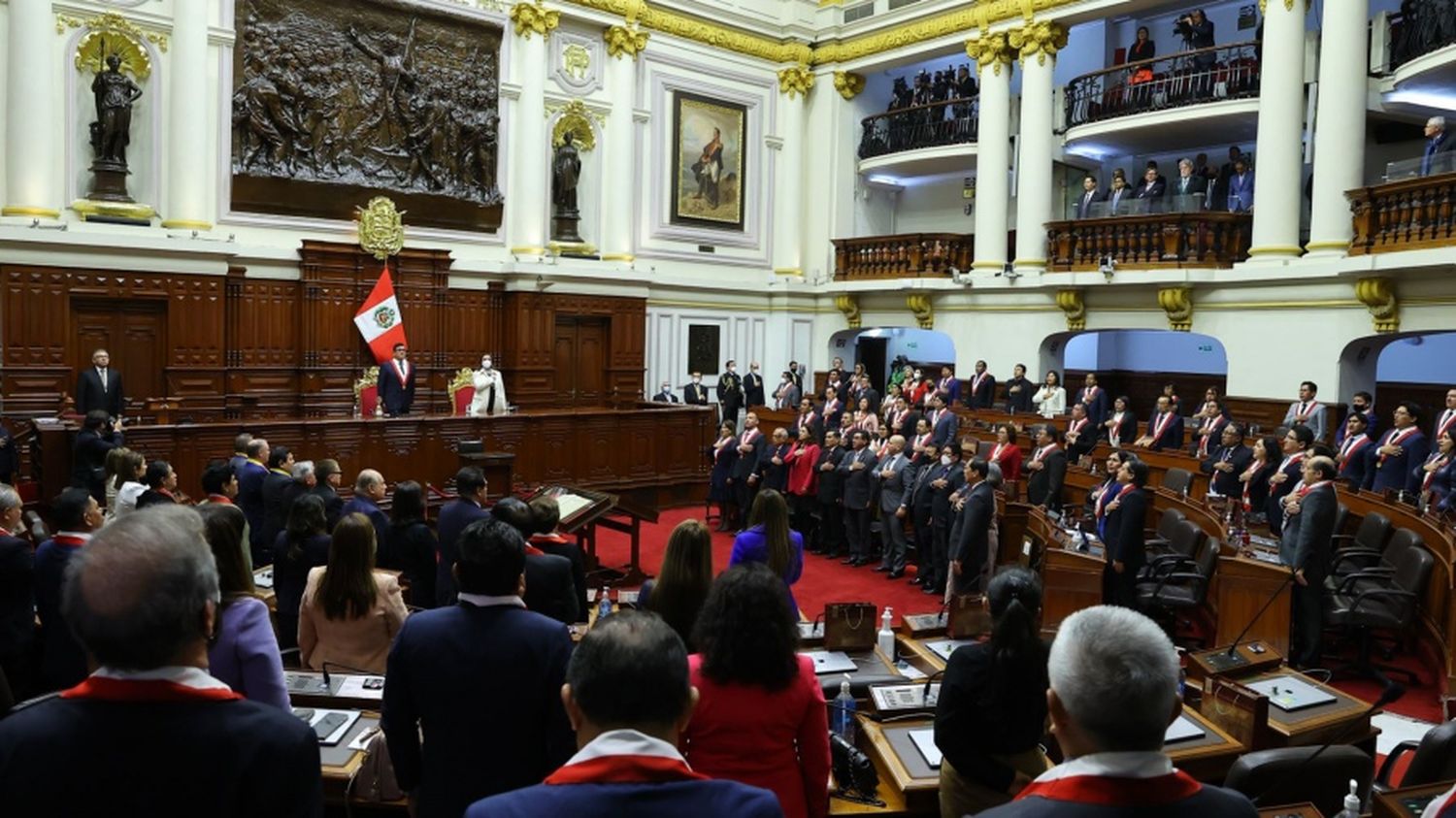 Con impopularidad, el Congreso peruano celebra sus 200 años