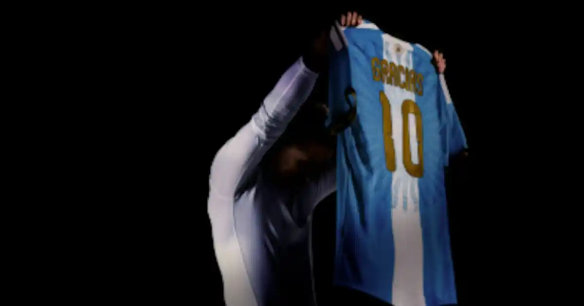 La empresa que fabrica camisetas de la Selección, River y Boca suspendió trabajadores por la caída de ventas