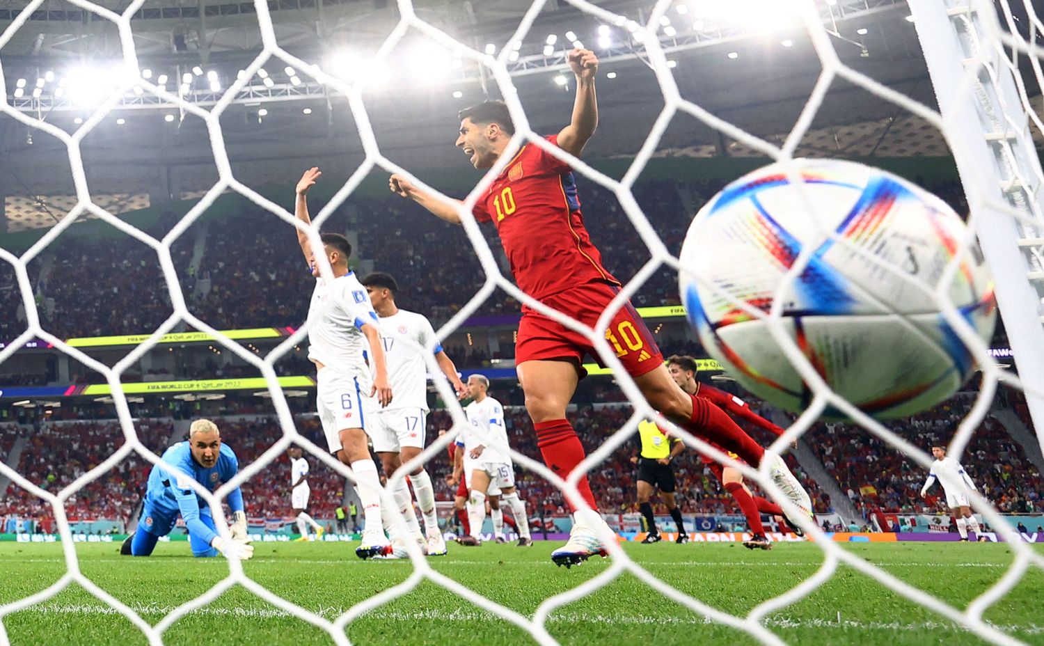España se floreó con siete goles a Costa Rica