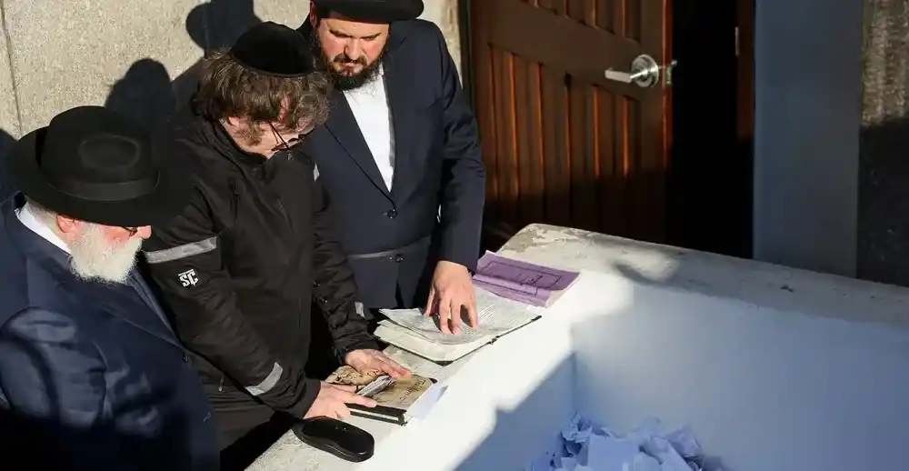El presidente Javier Milei en la tumba del Rebe de Lubavitch.
