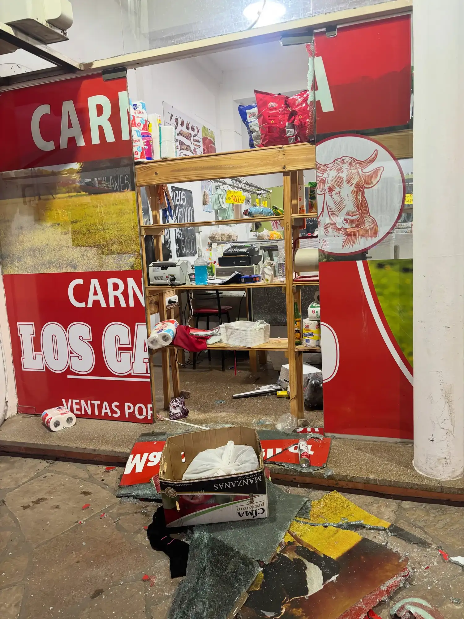 robo carnicería mitre 3000