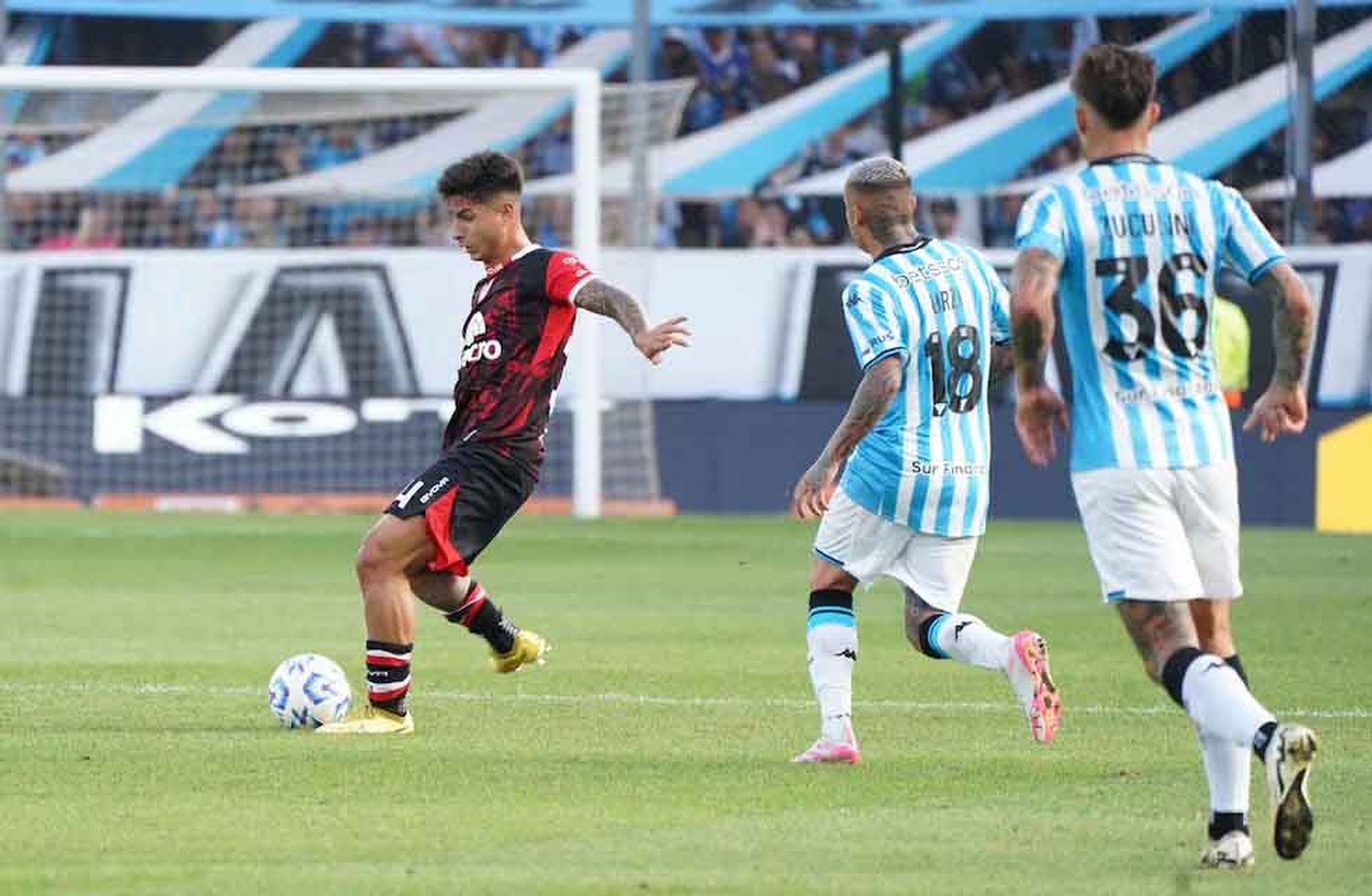 Racing derrotó a Instituto por 2 a 0 en el “Cilindro” de Avellaneda