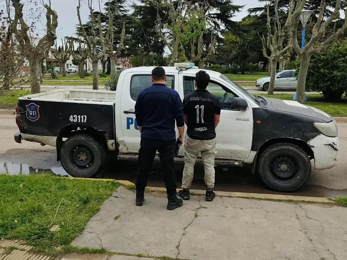 Aprehendieron a un hombre por amenazas con una carabina de aire comprimido en una escuela de Claraz