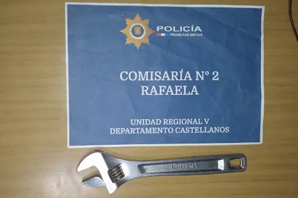 Lo agarraron haciendo de “campana” en la madrugada mientras un menor robaba