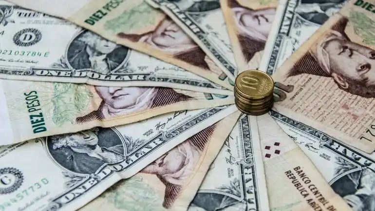 Cotización del dólar: Subió el oficial y bajó el blue