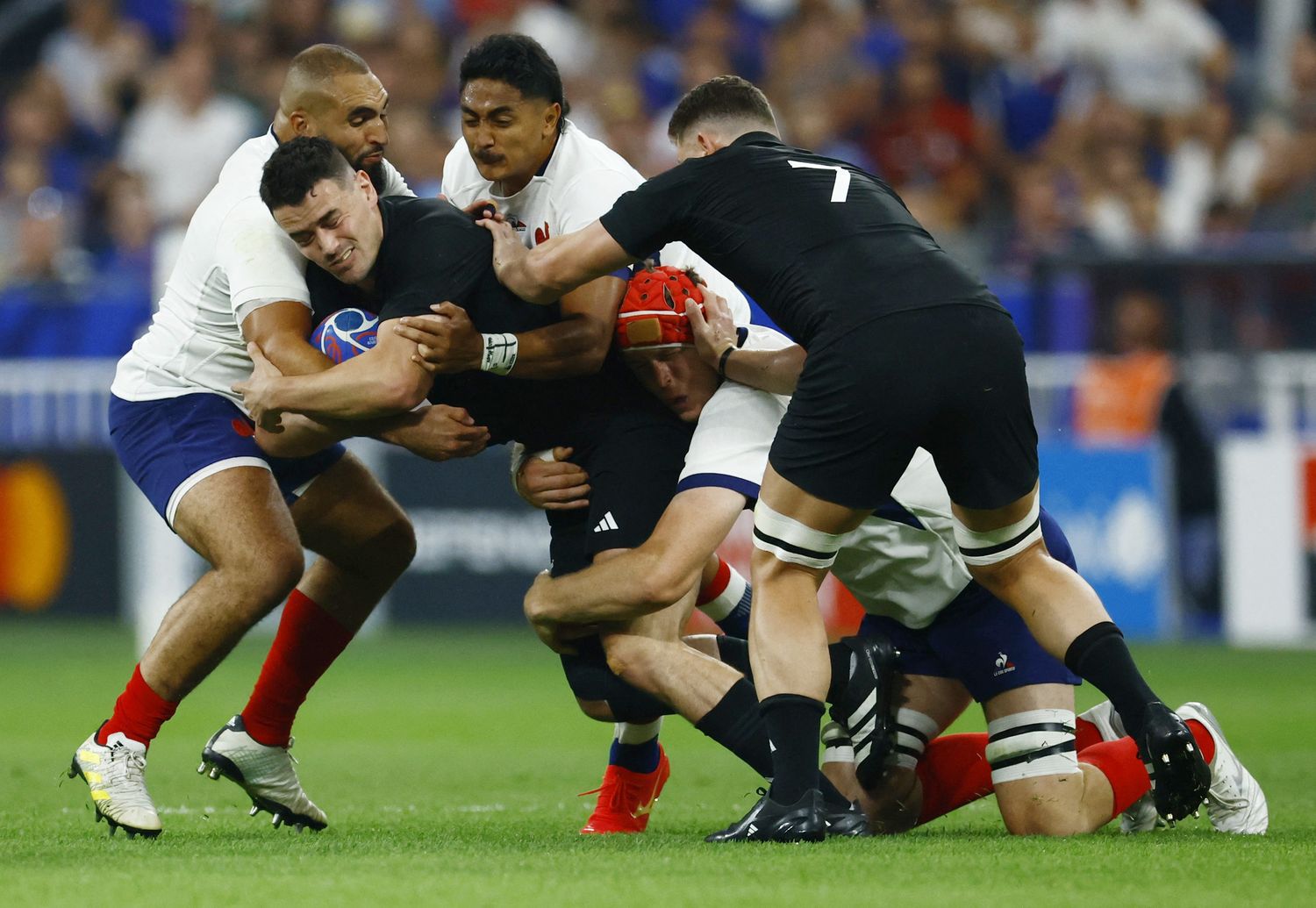 Francia superó a los All Blacks