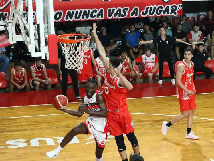 Central cayó ante Rocamora en un final cerrado y dejó escapar su cuarta victoria