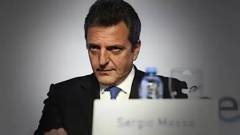 Ahorristas fugaron millones de dólares de los bancos en menos de 30 días