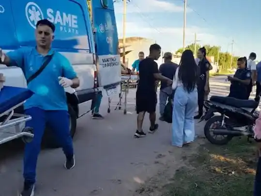 La Plata: murió una mujer tras un choque entre dos motos en Abasto y un joven quedó imputado