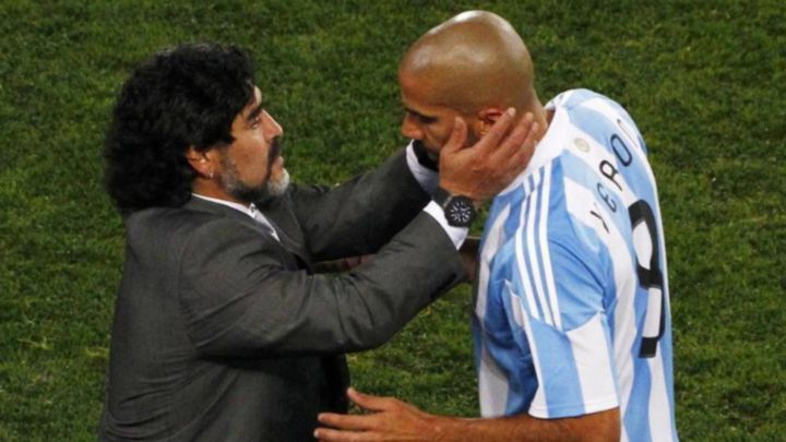 Verón: "Me hubiera encantado tener una charla con Maradona, pero hubo una recomendación para no hacerla porque ya no era él"