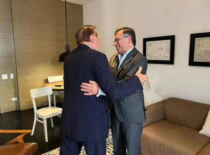 En las imágenes se evidencia  la cercanía entre los dos dirigentes políticos que se disputaron la Casa de Nariño el pasado 19 de junio