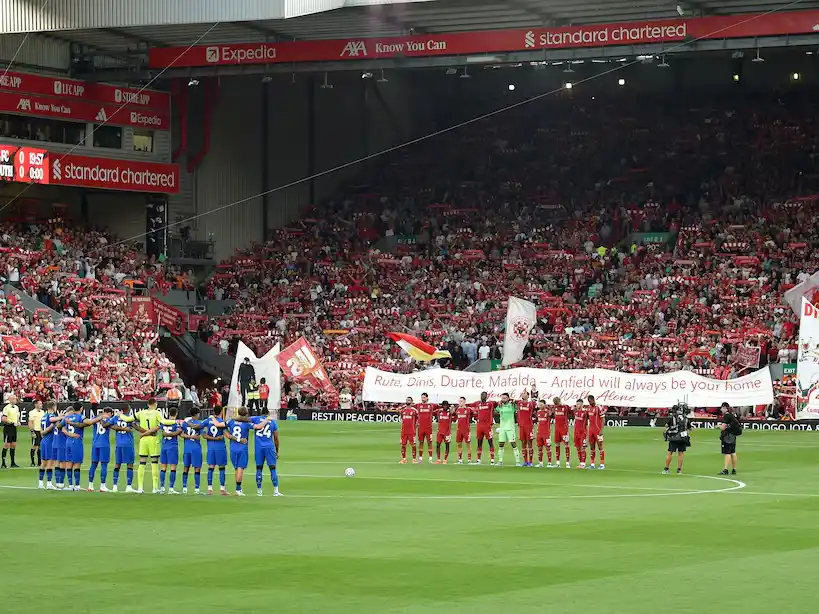 Emotivo homenaje del Liverpool en Anfield para despedir a Diogo Jota