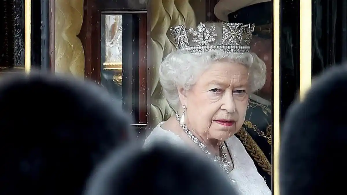 La reina Isabell II rompe el silencio tras las declaraciones de Meghan y Harry