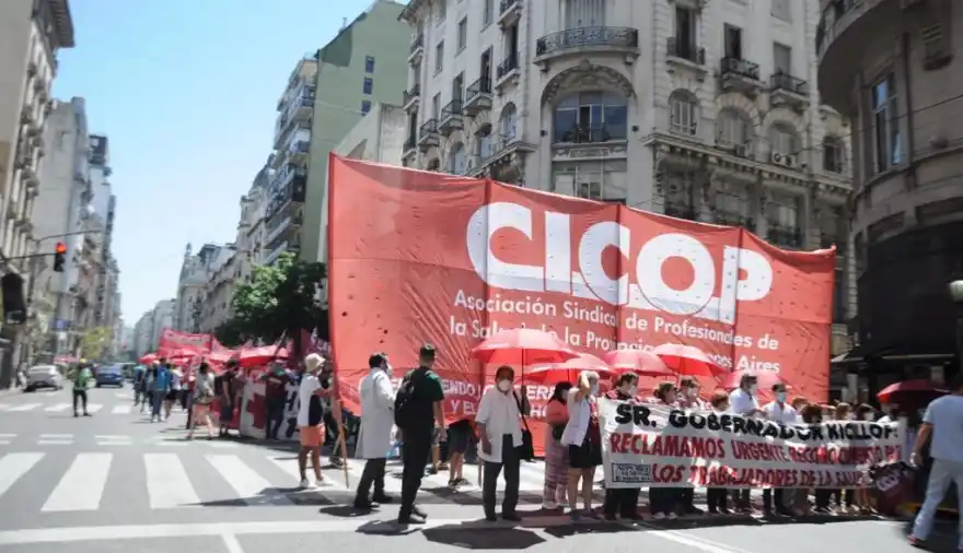 A días de las elecciones, los médicos bonaerenses le hacen un nuevo paro a Axel Kicillof