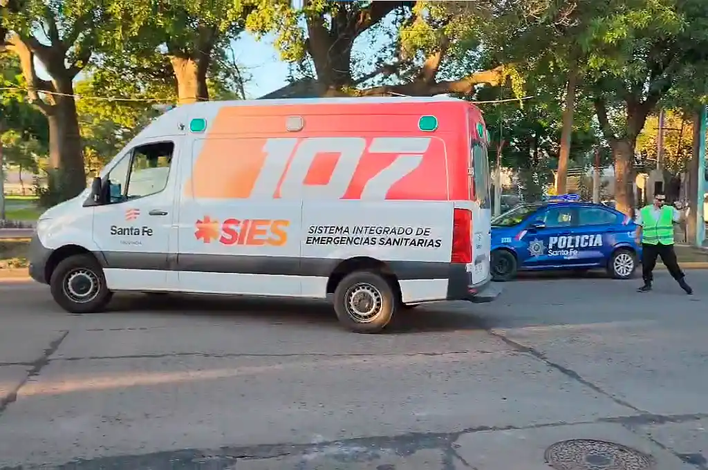 accidente choque ambulancia rafaela av brasil policia patrullero 107 sies sies 107 - 7