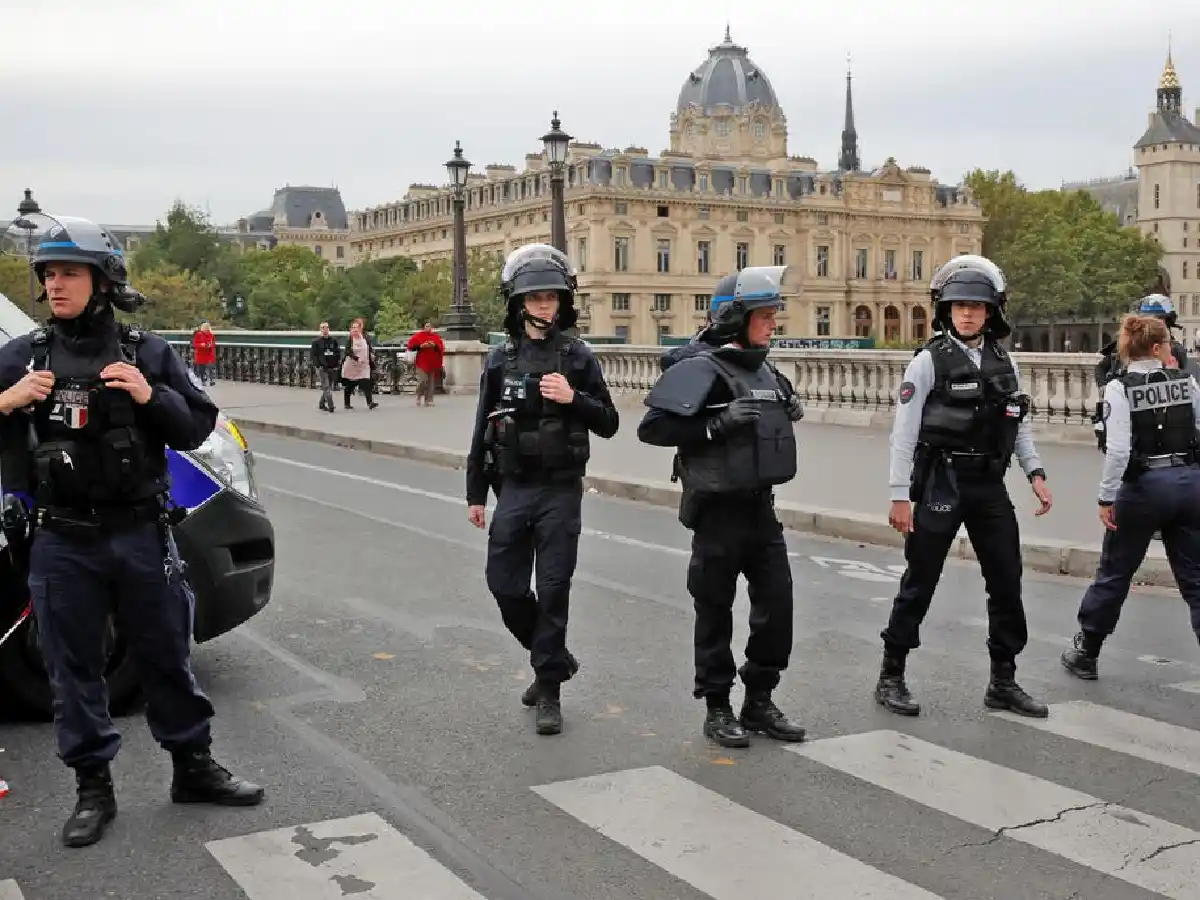 Ataque en el centro de París: mató a puñaladas a cuatro policías y fue abatido