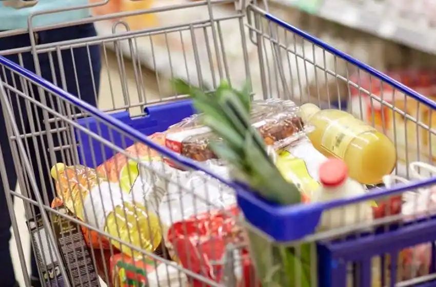 Los consumidores pagaron sus alimentos 3,1 veces más de lo que recibieron los productores en febrero