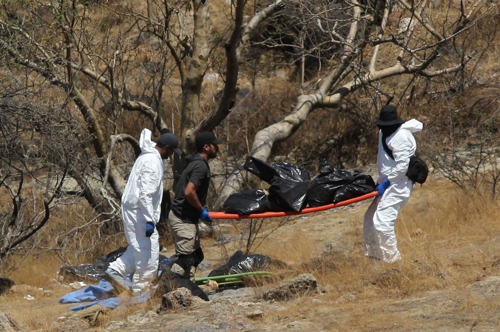 Horror en México: encontraron 45 bolsas con restos humanos que podrían corresponder a ocho jóvenes desaparecidos