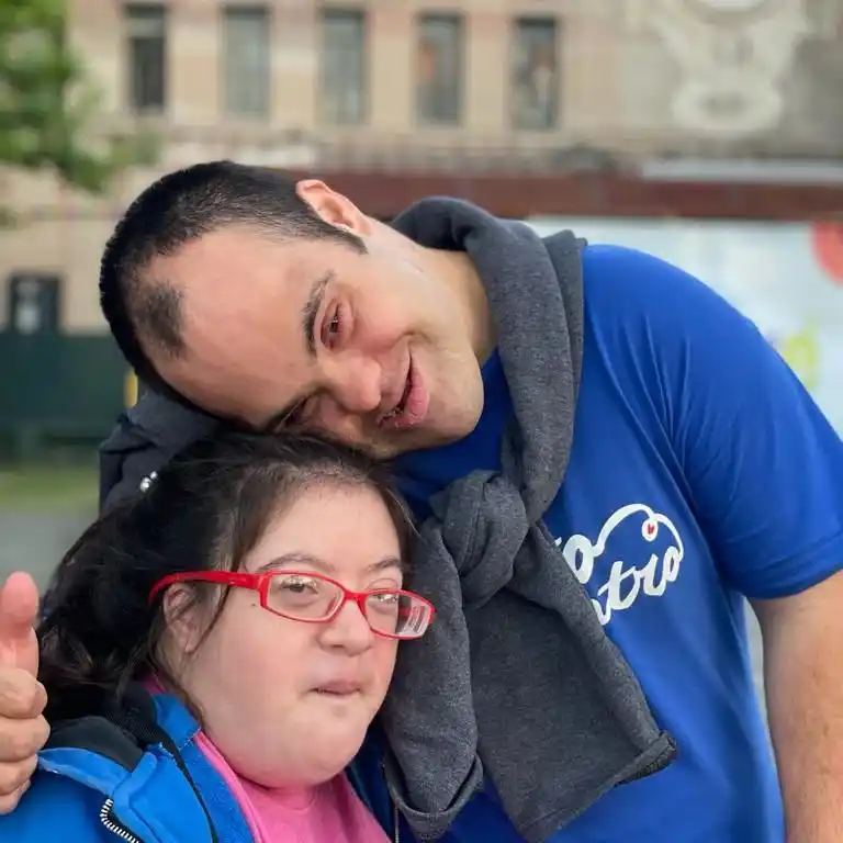 @puntoencuentromdq en Instagram.