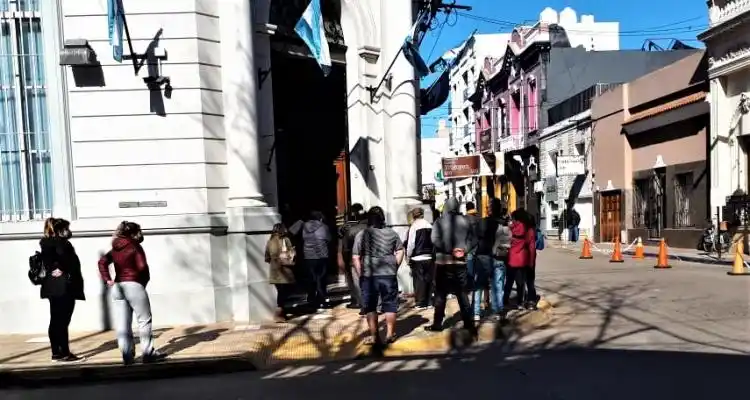 Día de la Virgen: los bancos están abiertos en San Pedro, a pesar del feriado local