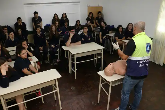 Alumnos del Colegio San Isidro aprendieron técnicas de RCP