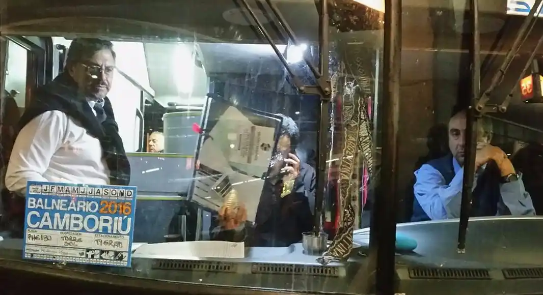 Inspeccionaron colectivos que se dirigían a Brasil