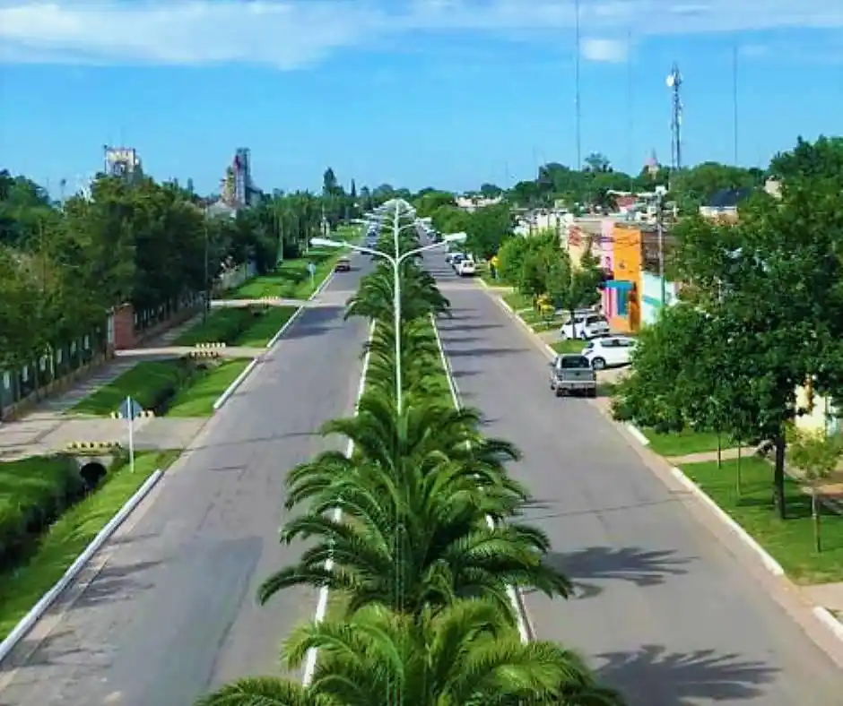Con fondos comunales instalan luces LEDS en María Teresa