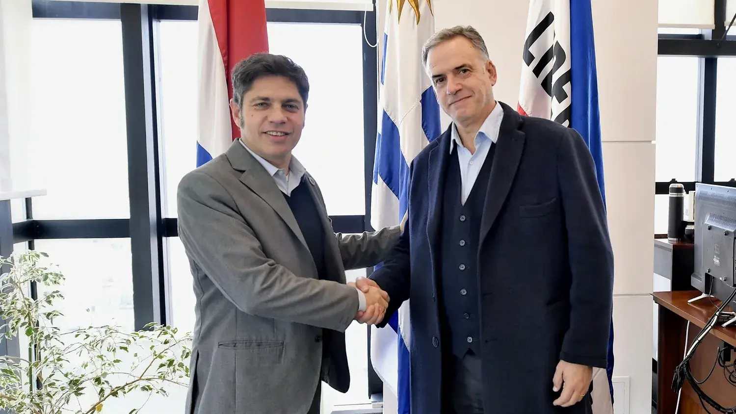 "Yamandú Orsi nos permitió conocer su mirada sobre la situación regional e internacional", destacó Kicillof.
