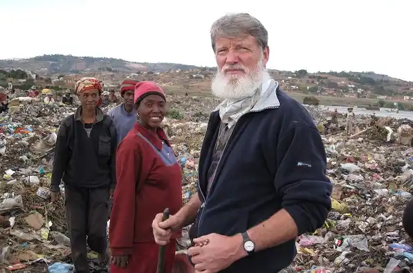 “Asistir a una persona que pueda trabajar es hacerla dependiente”
