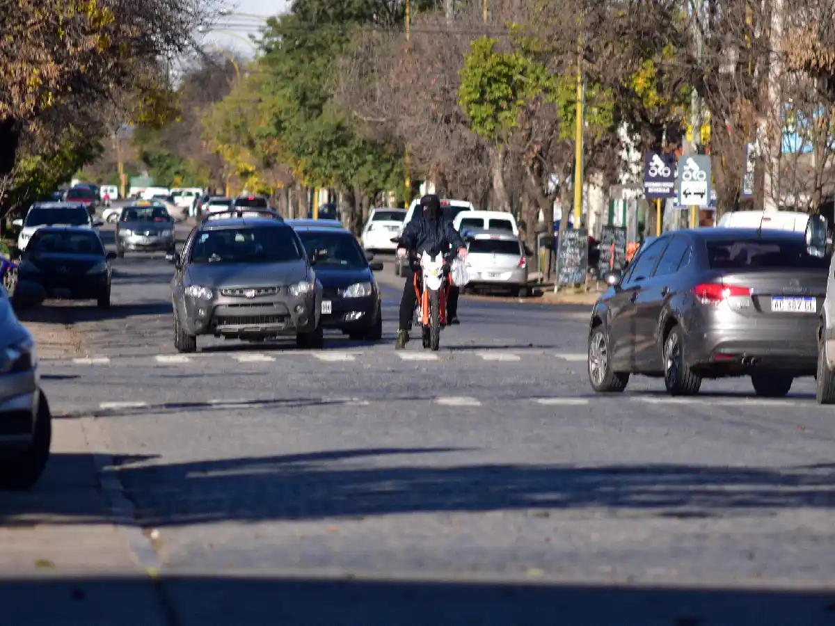 Covid en Argentina: 300 muertes y 8.172 contagios 