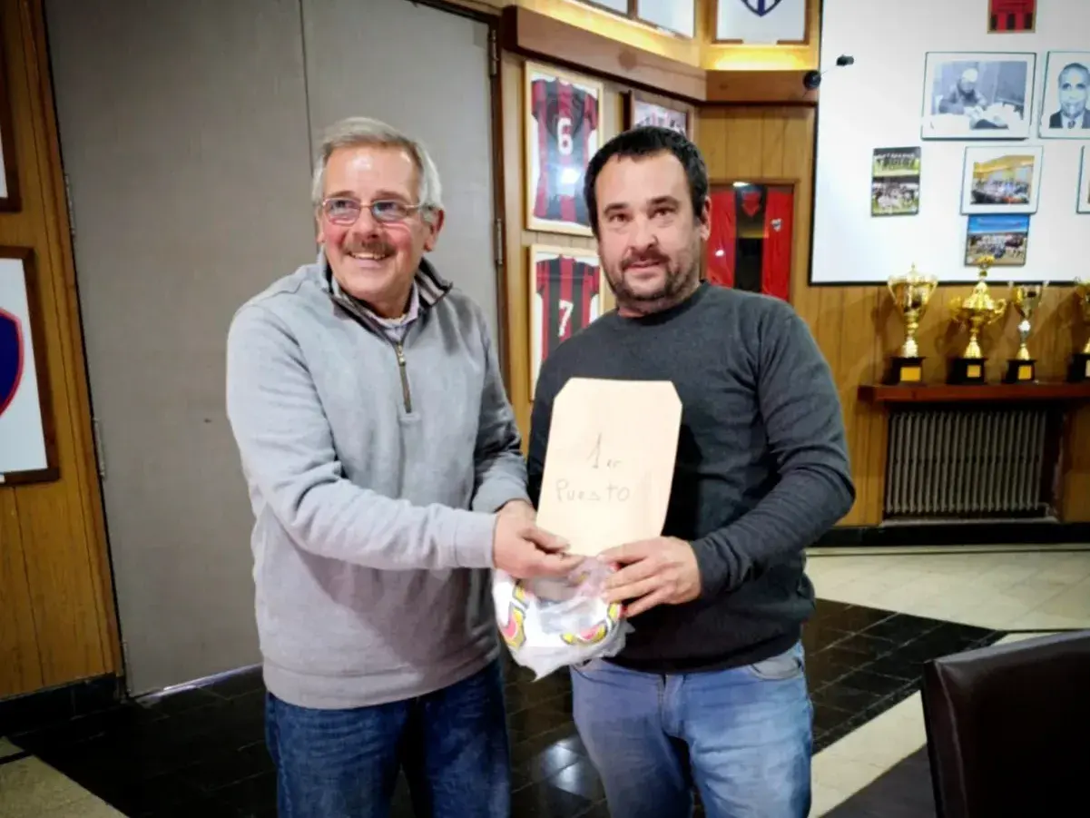 Independencia FC recibió su premio por ser el campeón de la Copa de Clubes. PH: Fútbol Femenino SP