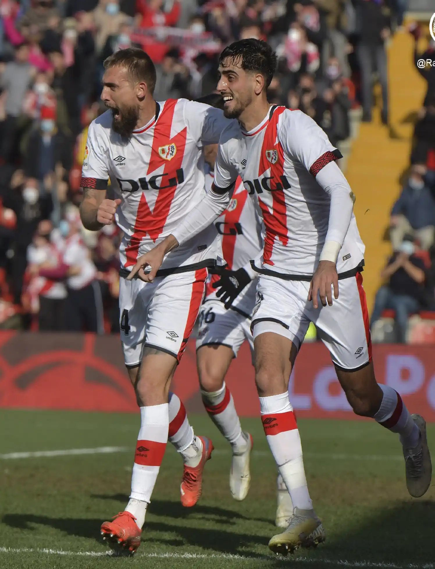 Saveljich y Catena, integrantes de la zaga de Rayo Vallecano.