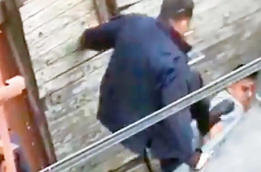 Brutalidad policial: así golpearon a un joven de 17 años que estaba esposado