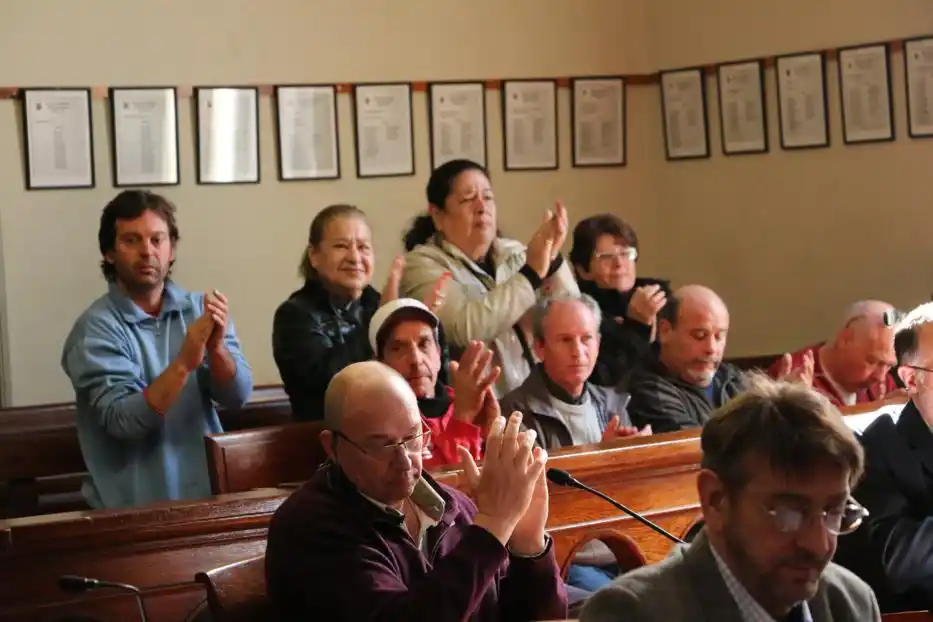 El Concejo exige el restablecimiento del tren 